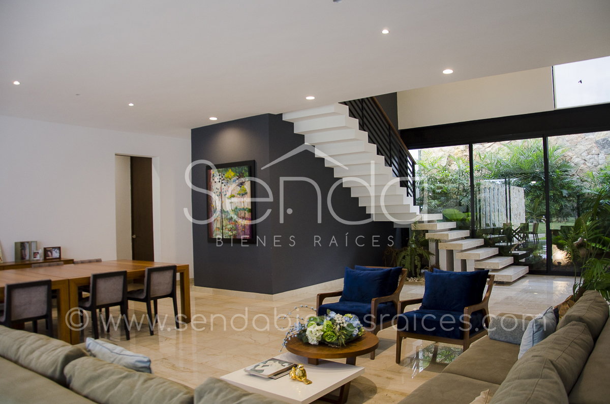 2019-12-03_23_15_30_19KG-38 Casa en venta en La Ceiba -18.jpg